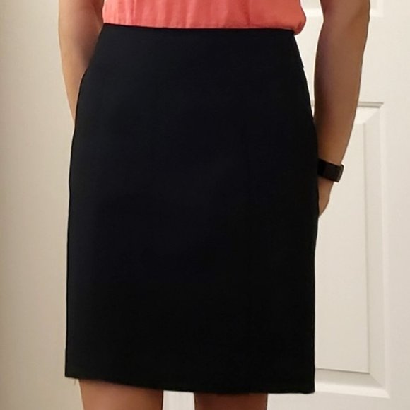 Banana Republic pencil skirt (with pockets!) - Picture 1 of 4